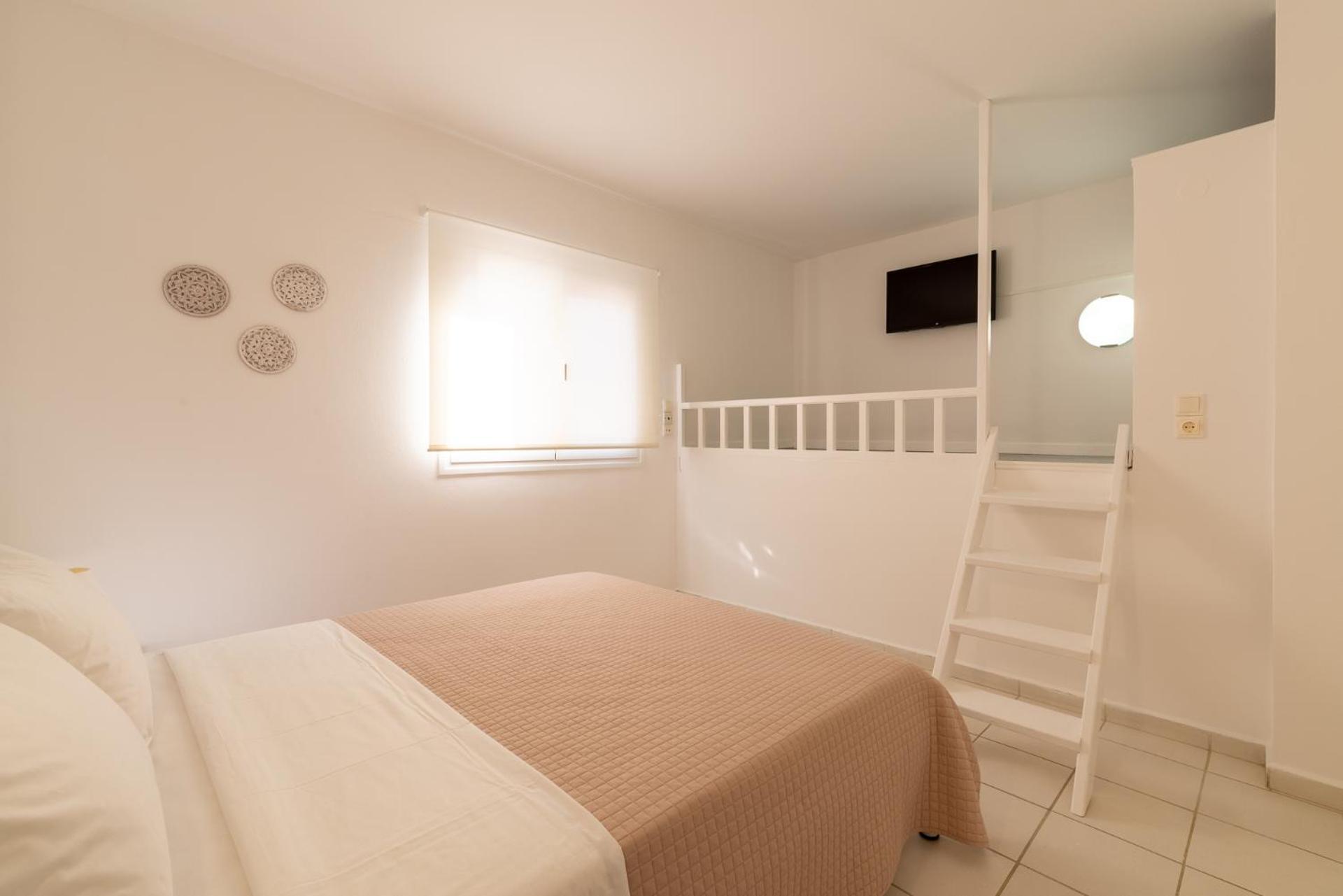 Elio C 1bdr With Garden 1 Min From The By Hospi Heraklion (Crete)